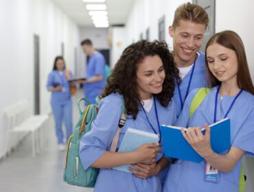 How to Become an OBGYN: A Guide to OBGYN Schooling